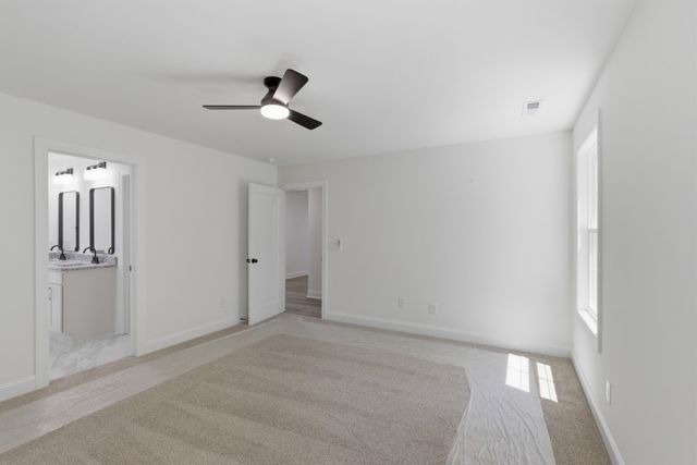 408 Legions Ct, La Vergne, TN 37086