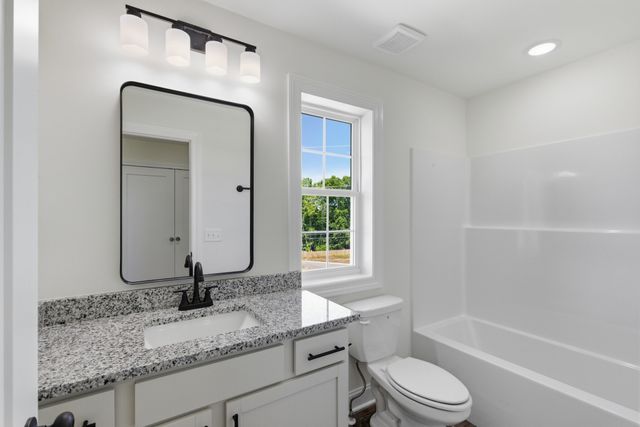 408 Legions Ct, La Vergne, TN 37086