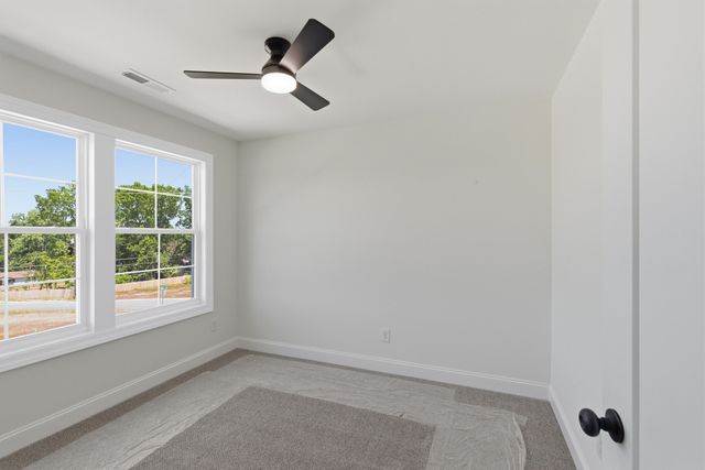408 Legions Ct, La Vergne, TN 37086