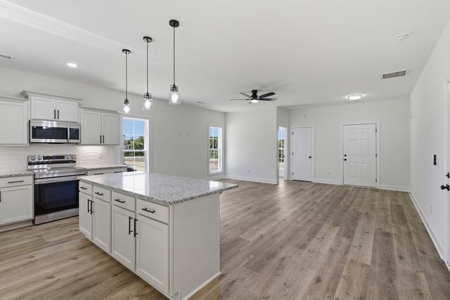 408 Legions Ct, La Vergne, TN 37086