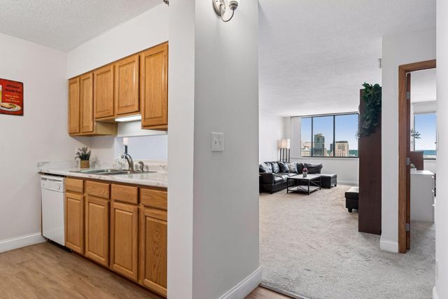 291 7th Street W 1604, Saint Paul, MN 55102