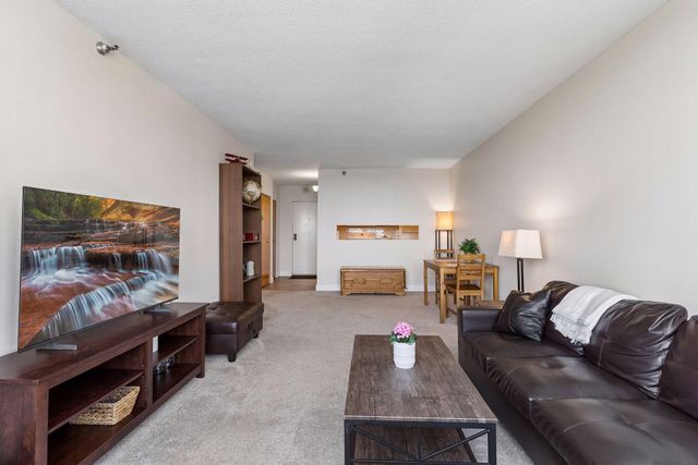 291 7th Street W 1604, Saint Paul, MN 55102