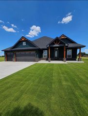 2442 Sierra Circle, Blanchard, OK 73010