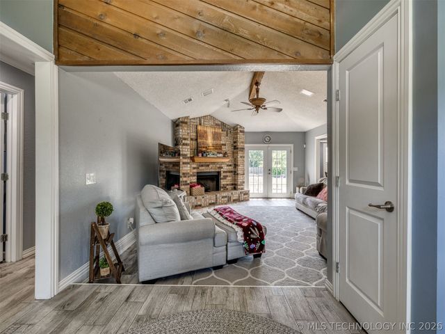 8817 S 72nd East Avenue, Tulsa, OK 74133