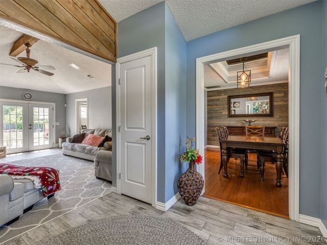 8817 S 72nd East Avenue, Tulsa, OK 74133