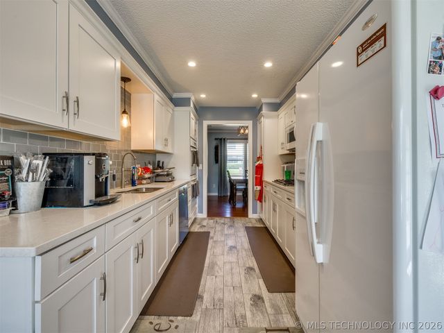 8817 S 72nd East Avenue, Tulsa, OK 74133