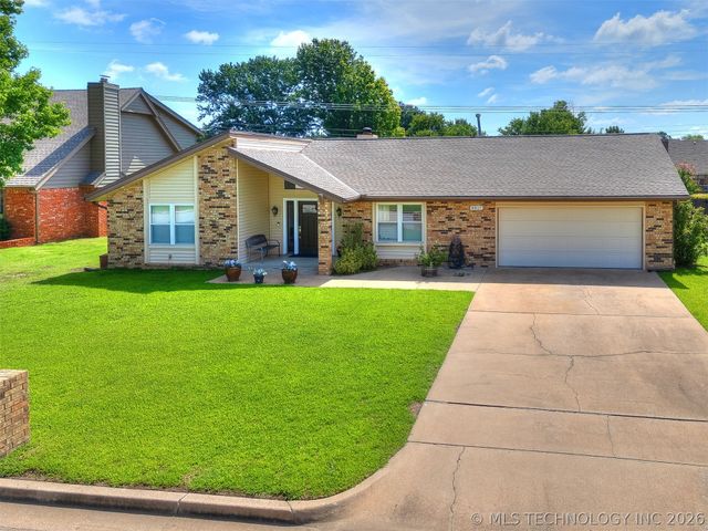 8817 S 72nd East Avenue, Tulsa, OK 74133