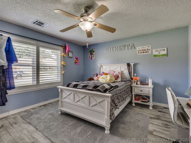8817 S 72nd East Avenue, Tulsa, OK 74133