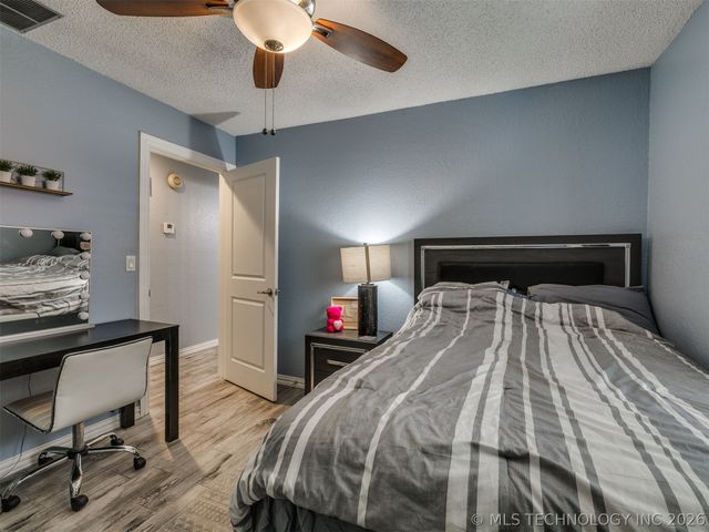 8817 S 72nd East Avenue, Tulsa, OK 74133