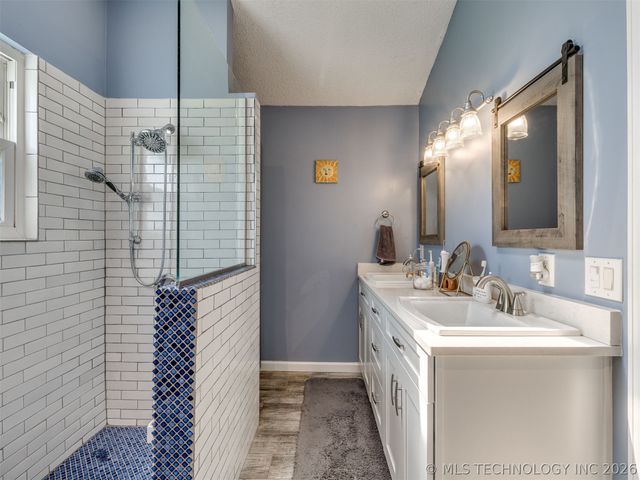 8817 S 72nd East Avenue, Tulsa, OK 74133