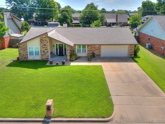 8817 S 72nd East Avenue, Tulsa, OK 74133