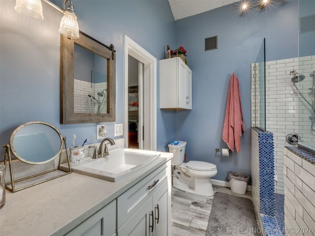 8817 S 72nd East Avenue, Tulsa, OK 74133