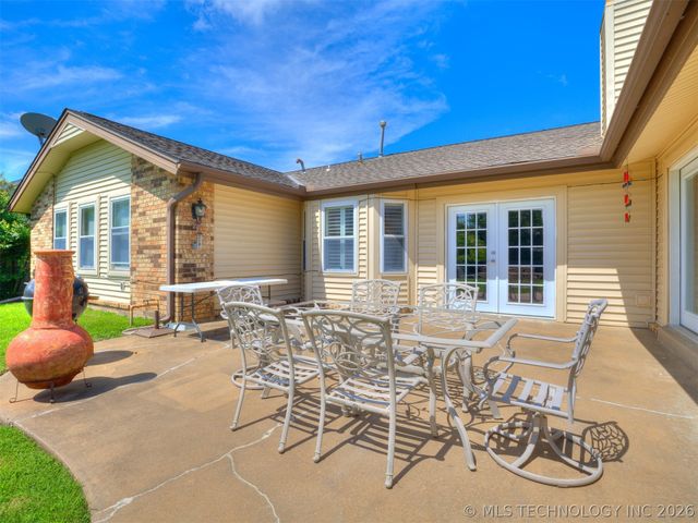 8817 S 72nd East Avenue, Tulsa, OK 74133