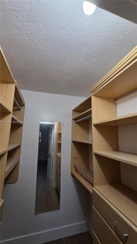 1125 NE 16th Pl 212, Fort Lauderdale, FL 33305