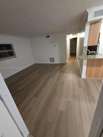 1125 NE 16th Pl 212, Fort Lauderdale, FL 33305