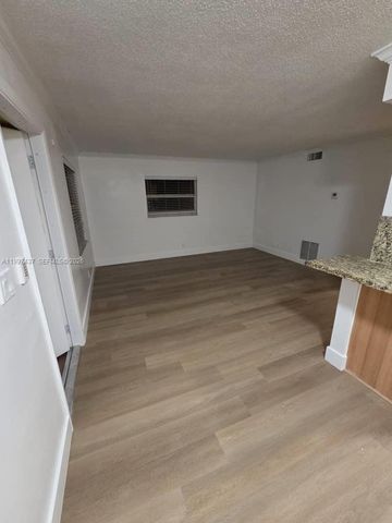 1125 NE 16th Pl 212, Fort Lauderdale, FL 33305