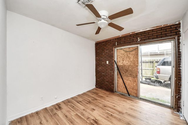 2909 Tarpey Avenue, Texas City, TX 77590