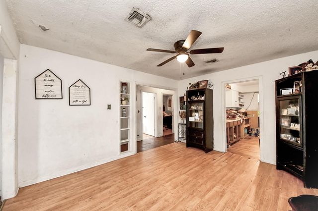 2909 Tarpey Avenue, Texas City, TX 77590