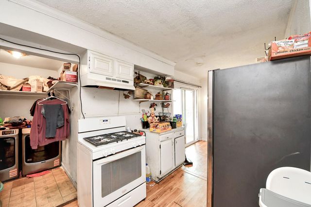 2909 Tarpey Avenue, Texas City, TX 77590