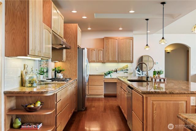 8151 E Seaview Drive, Port Orchard, WA 98366