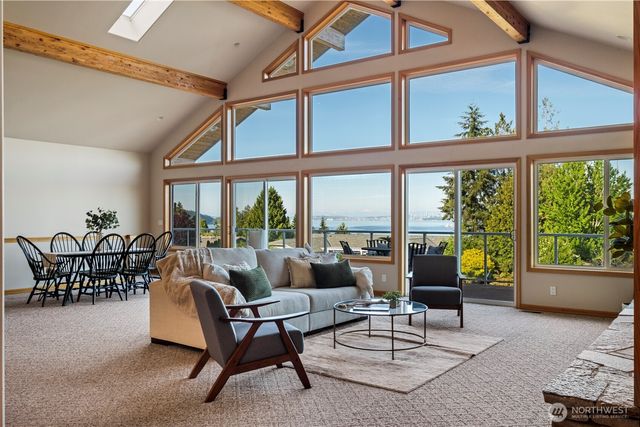 8151 E Seaview Drive, Port Orchard, WA 98366