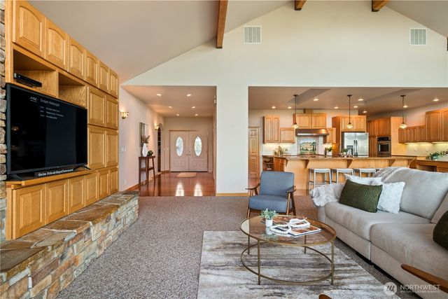 8151 E Seaview Drive, Port Orchard, WA 98366