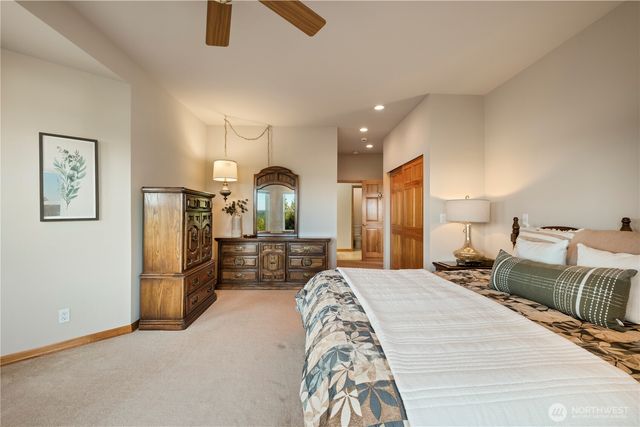 8151 E Seaview Drive, Port Orchard, WA 98366