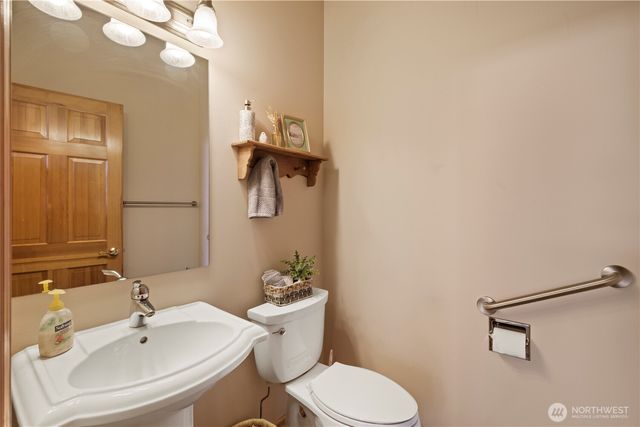 8151 E Seaview Drive, Port Orchard, WA 98366