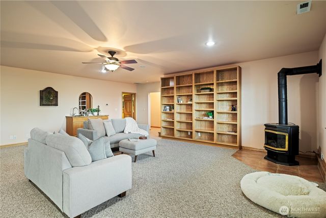 8151 E Seaview Drive, Port Orchard, WA 98366