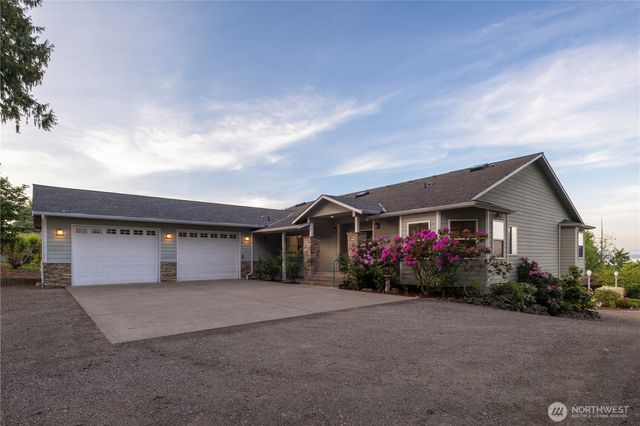 8151 E Seaview Drive, Port Orchard, WA 98366
