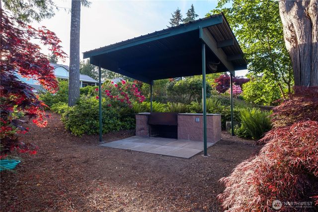 8151 E Seaview Drive, Port Orchard, WA 98366