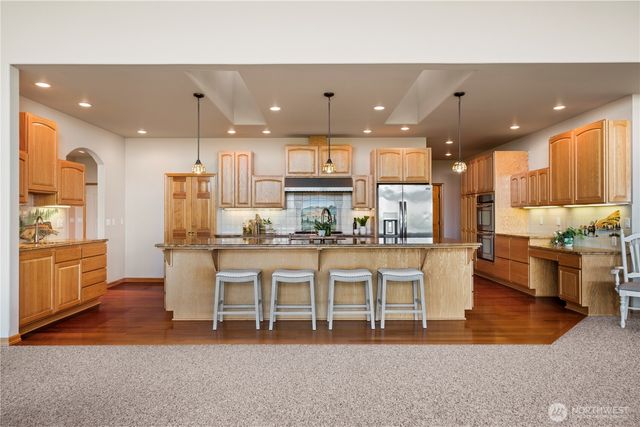 8151 E Seaview Drive, Port Orchard, WA 98366
