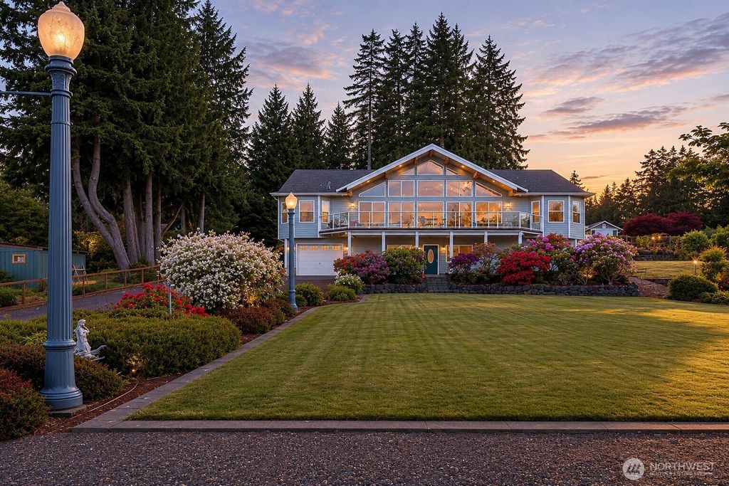 8151 E Seaview Drive, Port Orchard, WA 98366
