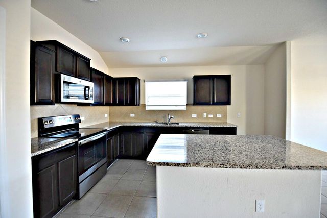 644 Heritage Grove RD, Leander, TX 78641