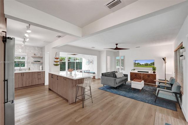 1501 NE 35th St, Oakland Park, FL 33334