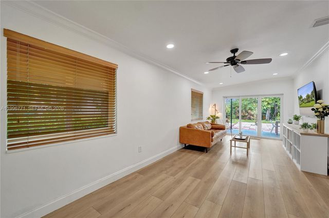 1501 NE 35th St, Oakland Park, FL 33334