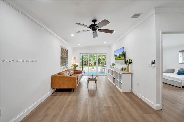 1501 NE 35th St, Oakland Park, FL 33334