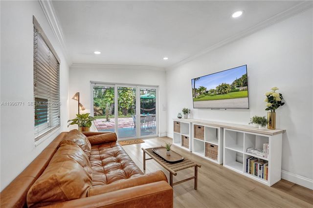 1501 NE 35th St, Oakland Park, FL 33334