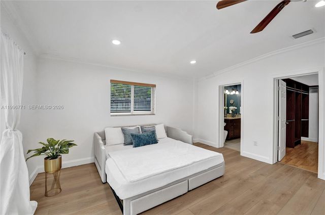 1501 NE 35th St, Oakland Park, FL 33334