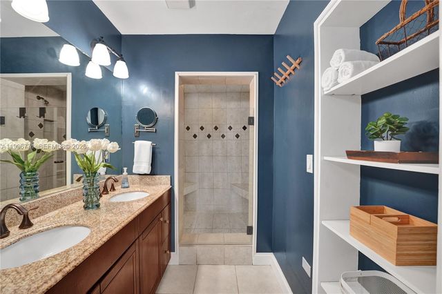 1501 NE 35th St, Oakland Park, FL 33334