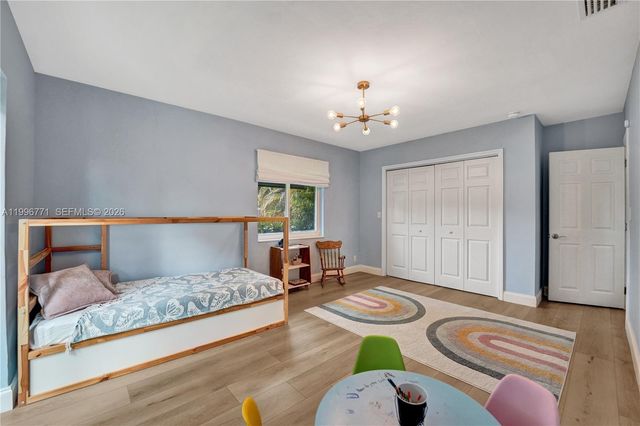 1501 NE 35th St, Oakland Park, FL 33334