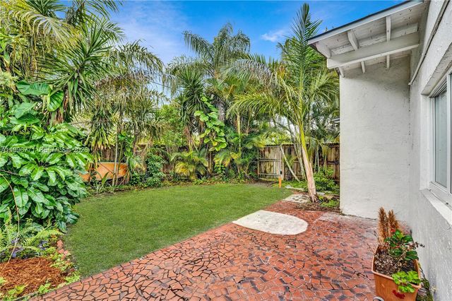 1501 NE 35th St, Oakland Park, FL 33334