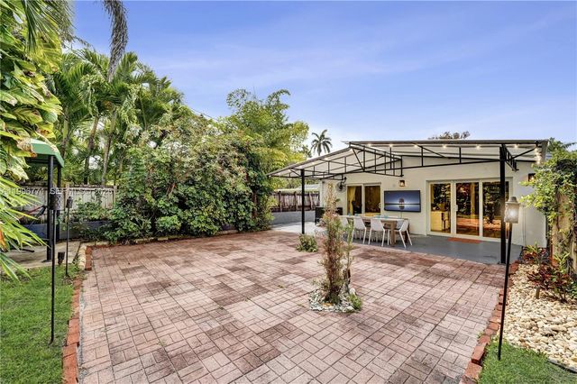 1501 NE 35th St, Oakland Park, FL 33334