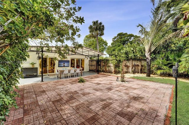 1501 NE 35th St, Oakland Park, FL 33334