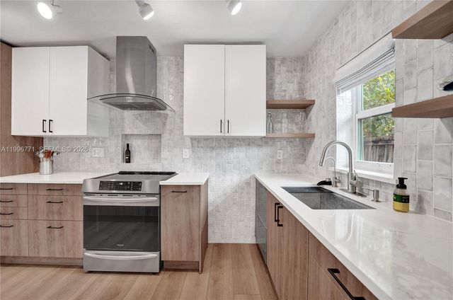 1501 NE 35th St, Oakland Park, FL 33334