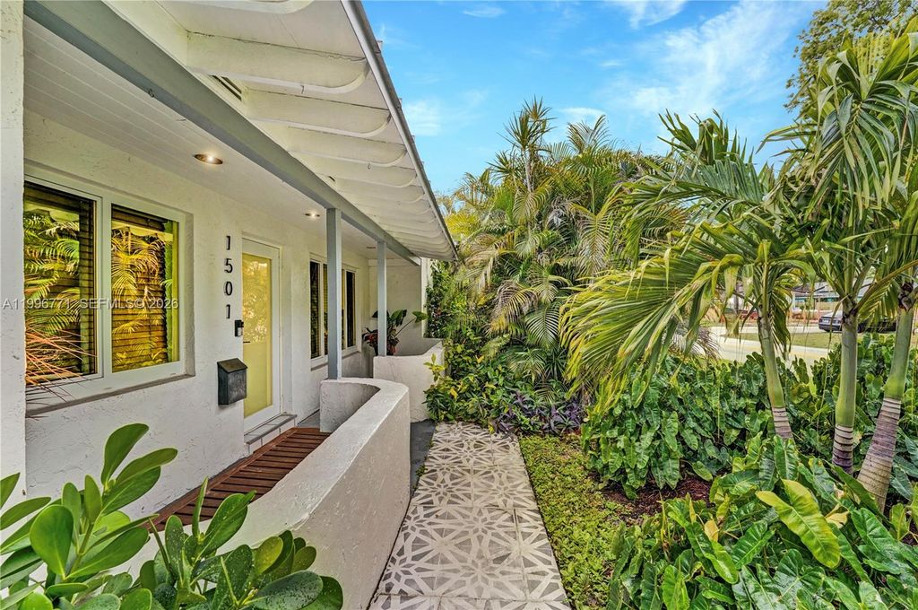 1501 NE 35th St, Oakland Park, FL 33334