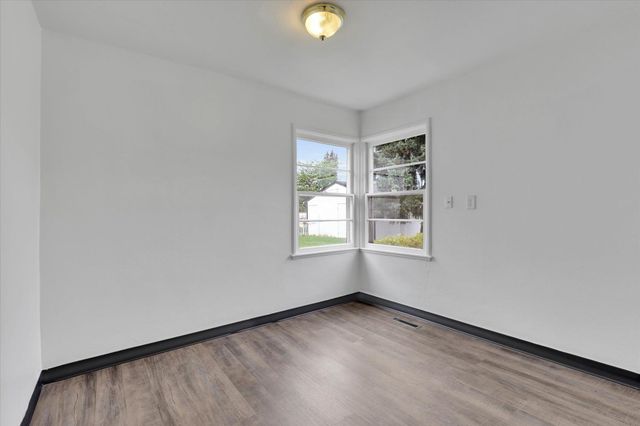 59 E Sanson Ave, Spokane, WA 99207