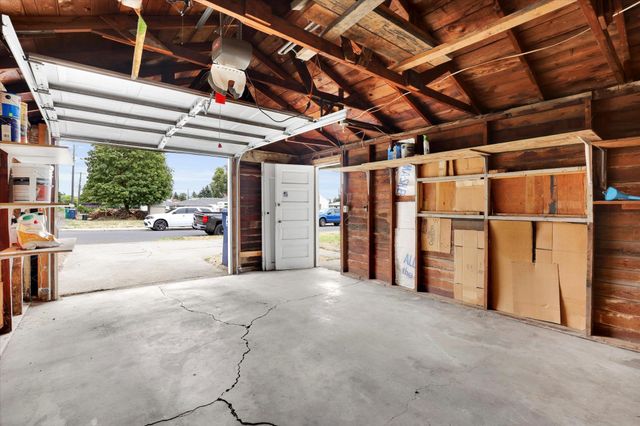 59 E Sanson Ave, Spokane, WA 99207