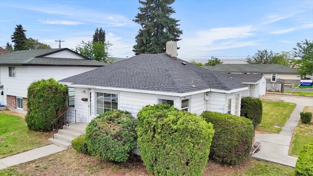 59 E Sanson Ave, Spokane, WA 99207