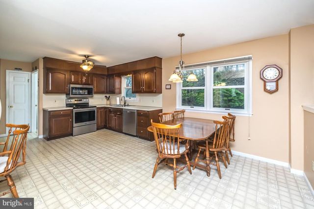 30 ESTATES DR, Reading, PA 19606